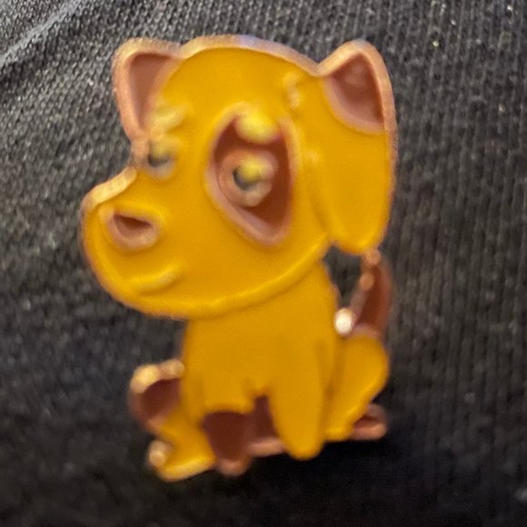 Dog enamel lapel pin - Picture 1 of 2